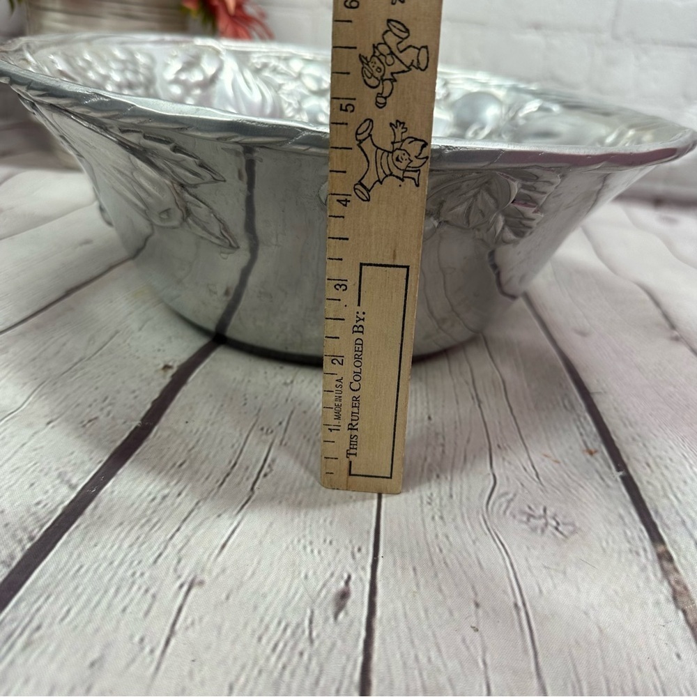 noble excellence napa valley large Embossed grapes fruit Metal serving Bowl - Picture 4 of 7